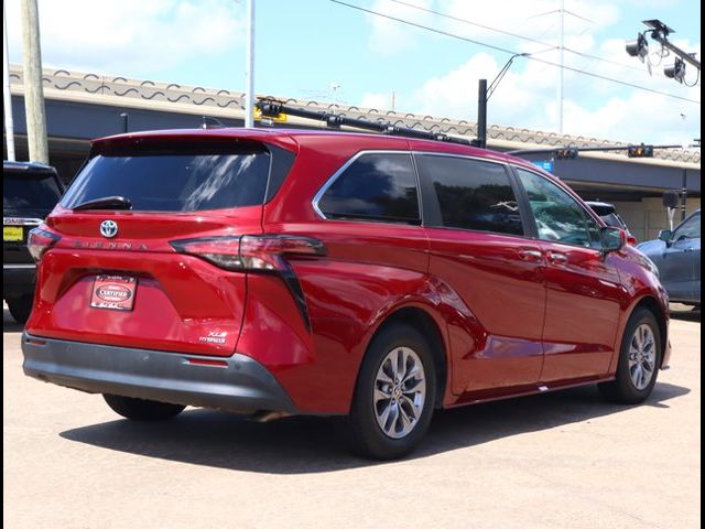 2022 Toyota Sienna XLE