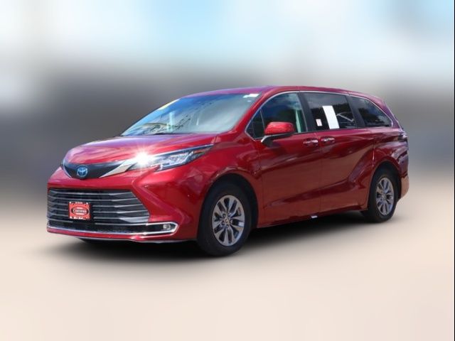 2022 Toyota Sienna XLE