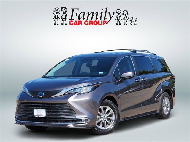 2022 Toyota Sienna XLE