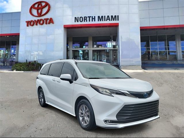 2022 Toyota Sienna XLE