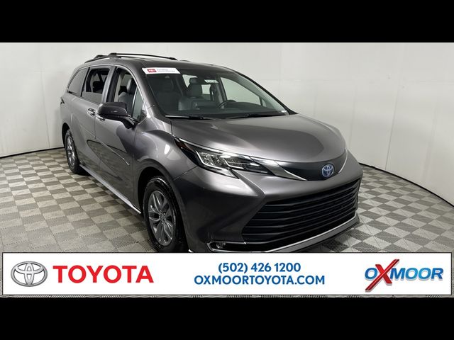 2022 Toyota Sienna XLE