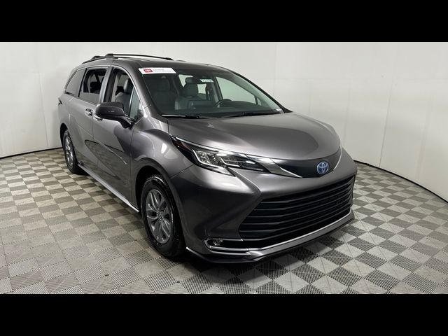 2022 Toyota Sienna XLE