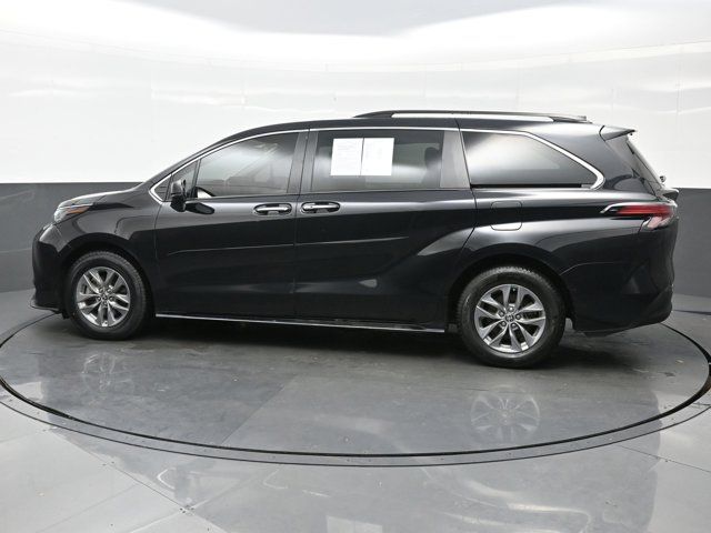 2022 Toyota Sienna XLE