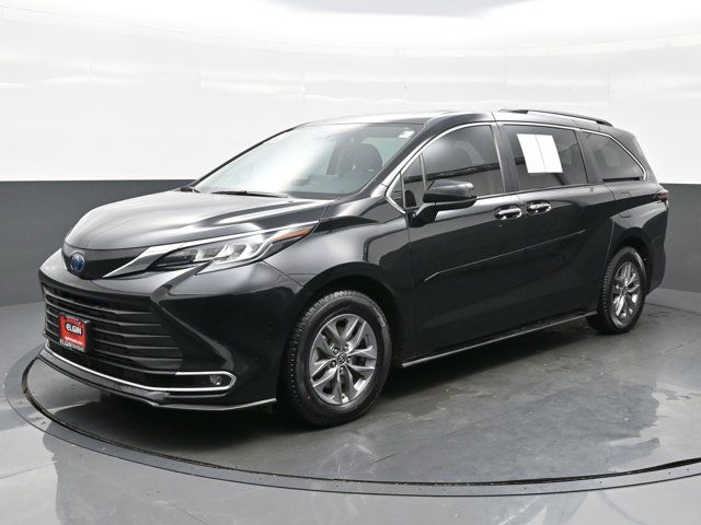 2022 Toyota Sienna XLE