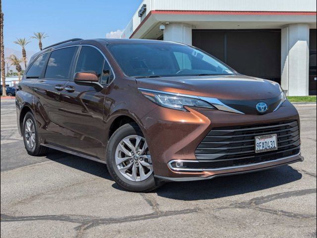 2022 Toyota Sienna XLE