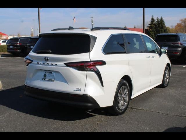 2022 Toyota Sienna XLE