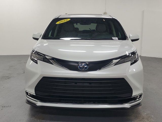 2022 Toyota Sienna XLE