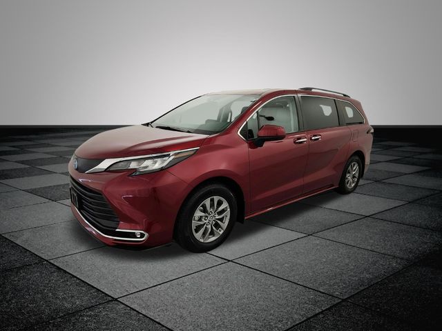 2022 Toyota Sienna XLE