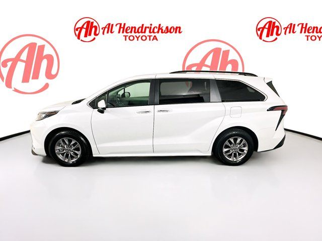 2022 Toyota Sienna XLE