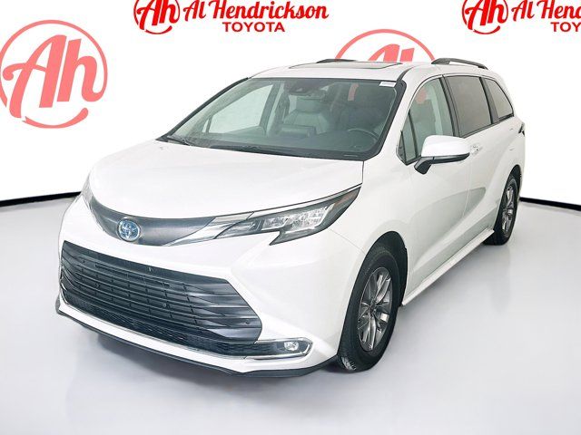 2022 Toyota Sienna XLE