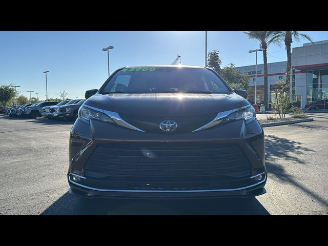 2022 Toyota Sienna XLE