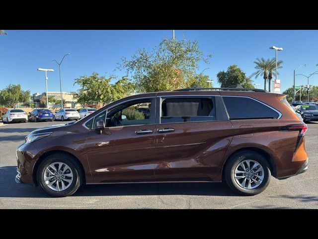 2022 Toyota Sienna XLE