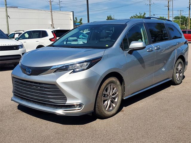 2022 Toyota Sienna XLE