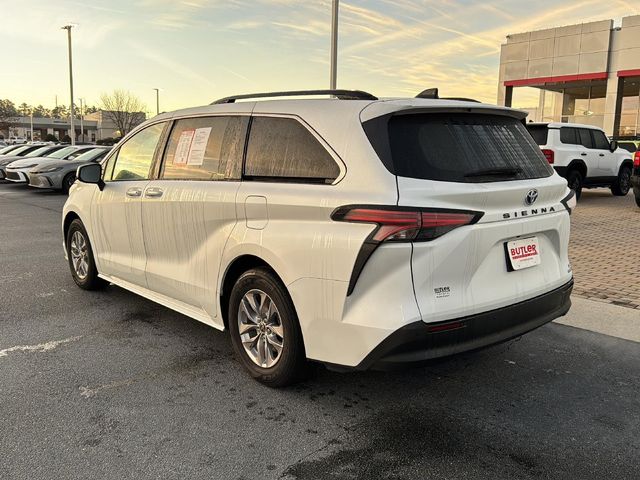 2022 Toyota Sienna XLE