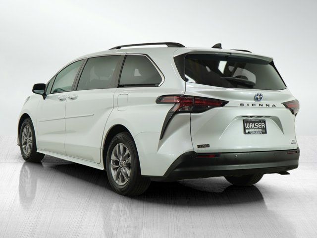 2022 Toyota Sienna XLE