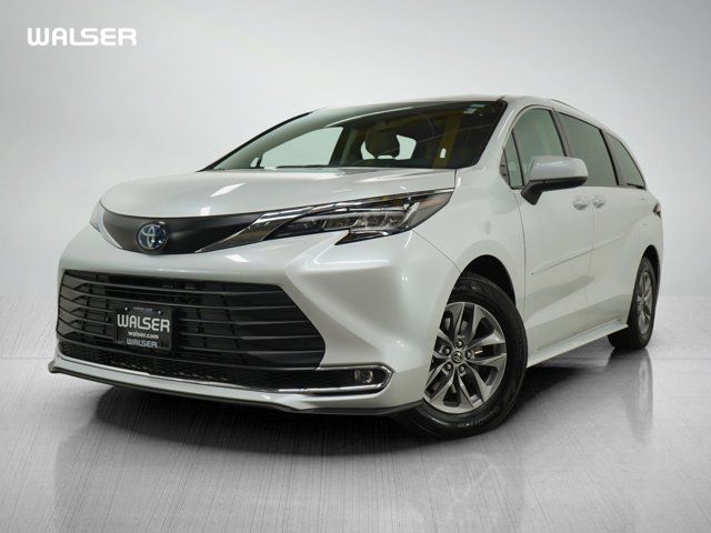 2022 Toyota Sienna XLE