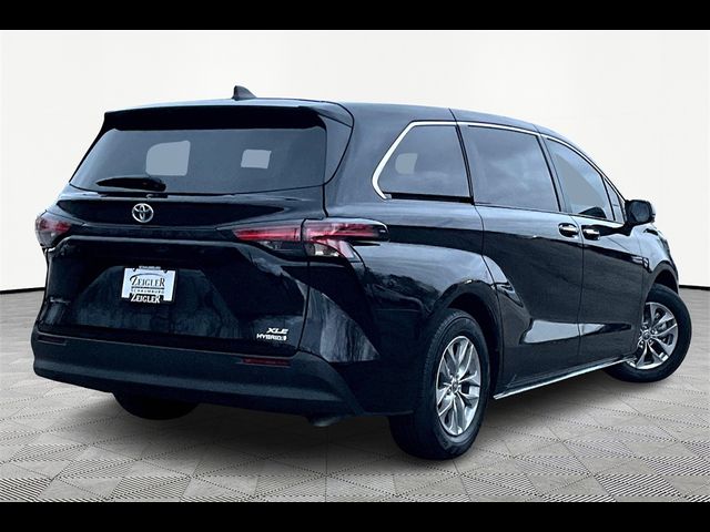 2022 Toyota Sienna XLE