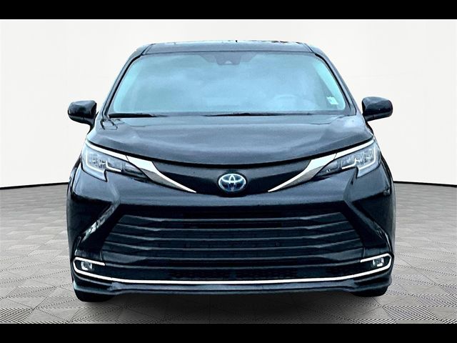 2022 Toyota Sienna XLE