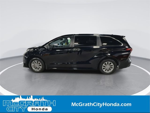 2022 Toyota Sienna XLE