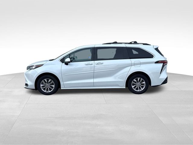 2022 Toyota Sienna XLE