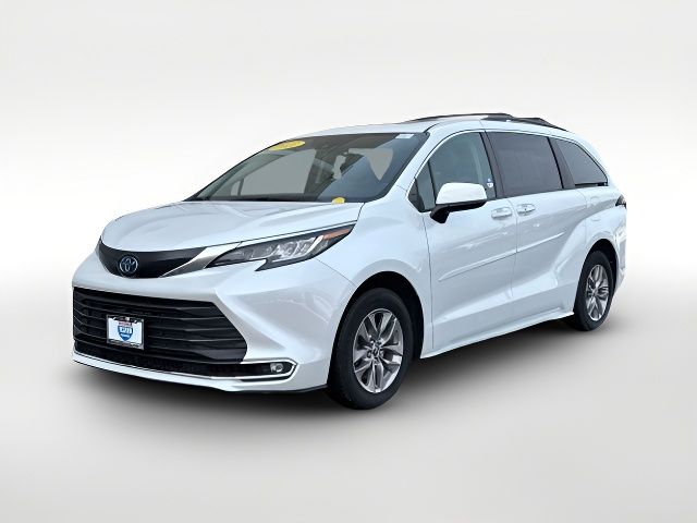 2022 Toyota Sienna XLE