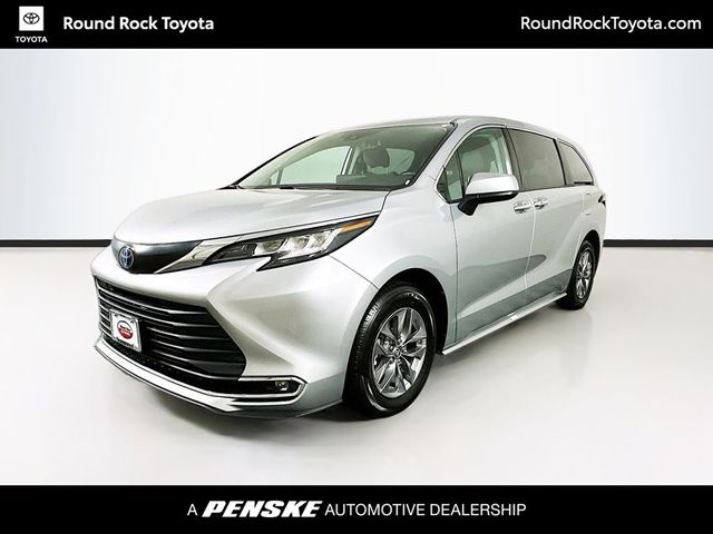 2022 Toyota Sienna XLE