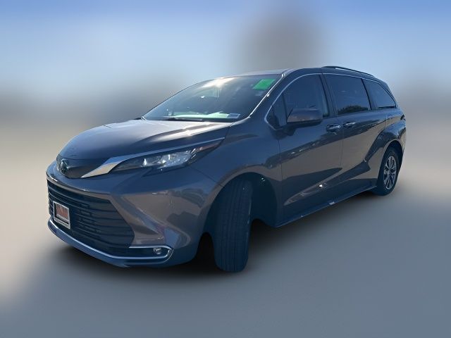 2022 Toyota Sienna XLE