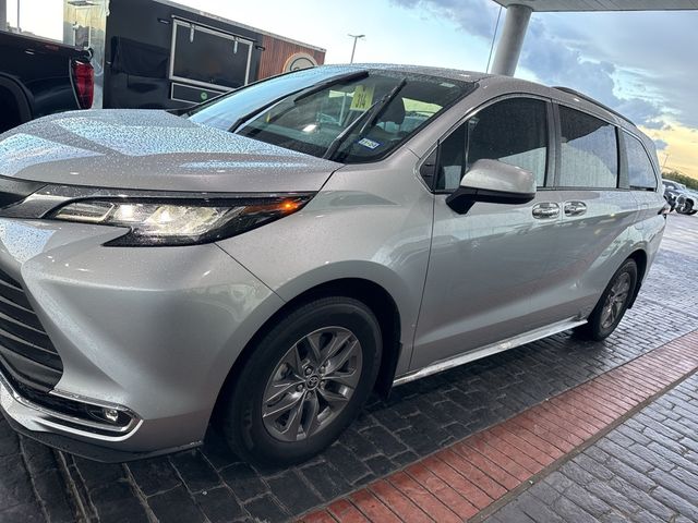 2022 Toyota Sienna XLE