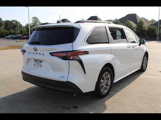 2022 Toyota Sienna XLE