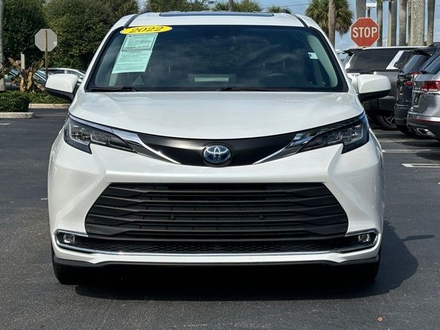 2022 Toyota Sienna XLE