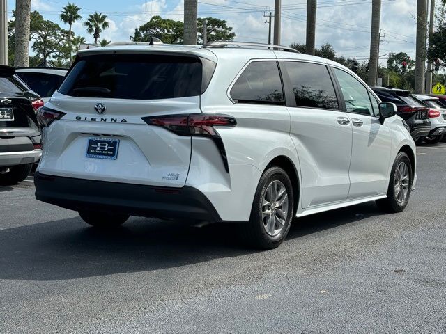 2022 Toyota Sienna XLE