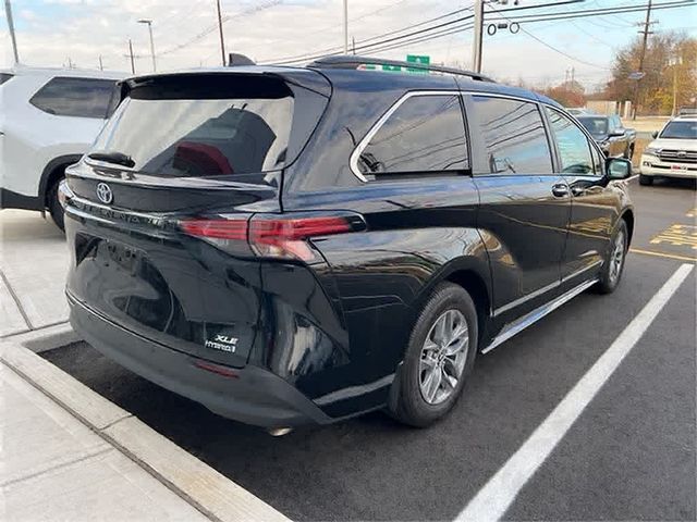 2022 Toyota Sienna XLE