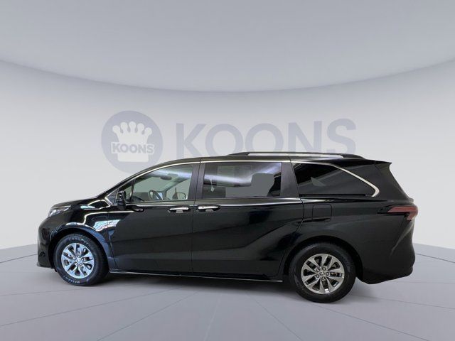 2022 Toyota Sienna XLE