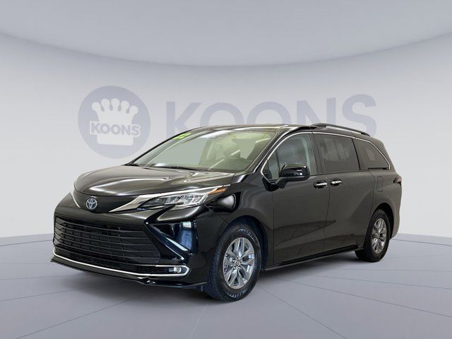 2022 Toyota Sienna XLE