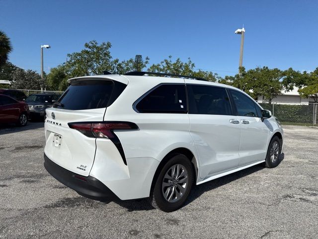 2022 Toyota Sienna XLE