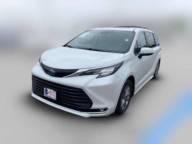 2022 Toyota Sienna XLE