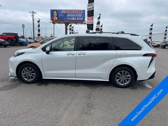 2022 Toyota Sienna XLE