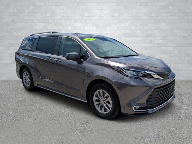 2022 Toyota Sienna XLE