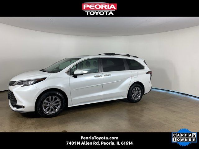 2022 Toyota Sienna XLE