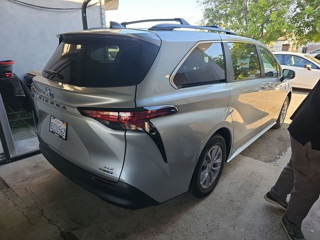 2022 Toyota Sienna XLE