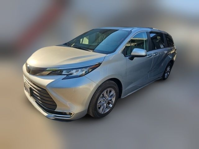 2022 Toyota Sienna XLE