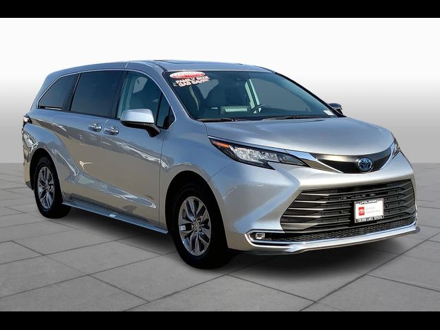 2022 Toyota Sienna XLE