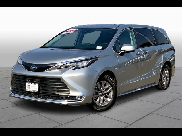 2022 Toyota Sienna XLE