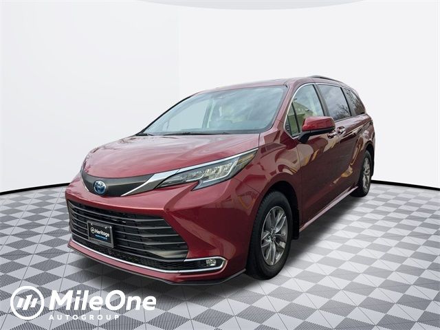 2022 Toyota Sienna XLE