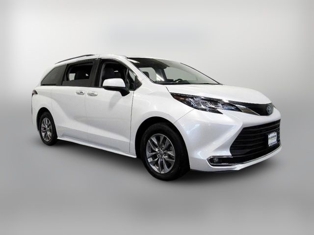 2022 Toyota Sienna XLE