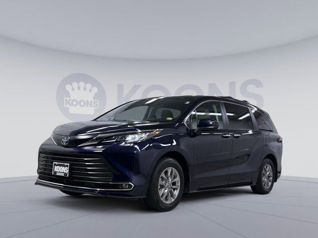 2022 Toyota Sienna XLE