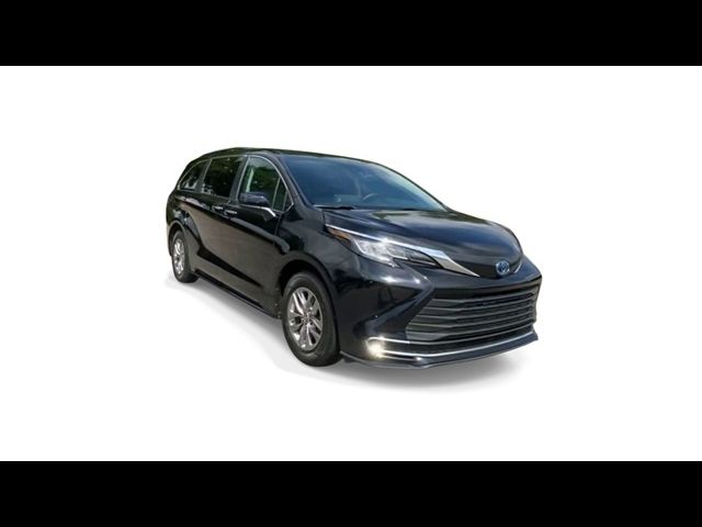 2022 Toyota Sienna XLE