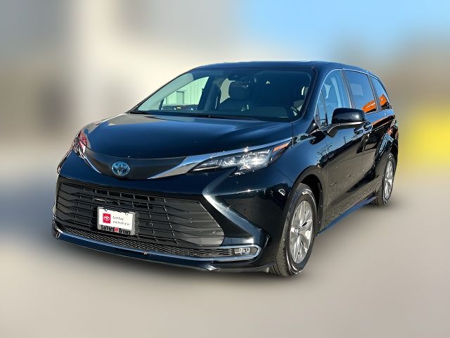 2022 Toyota Sienna XLE