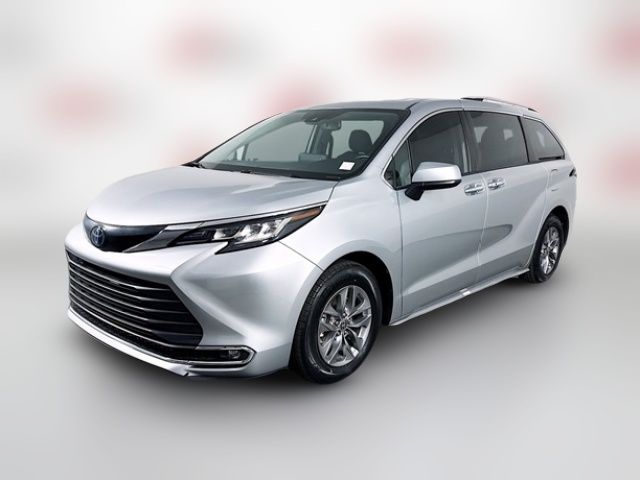 2022 Toyota Sienna XLE