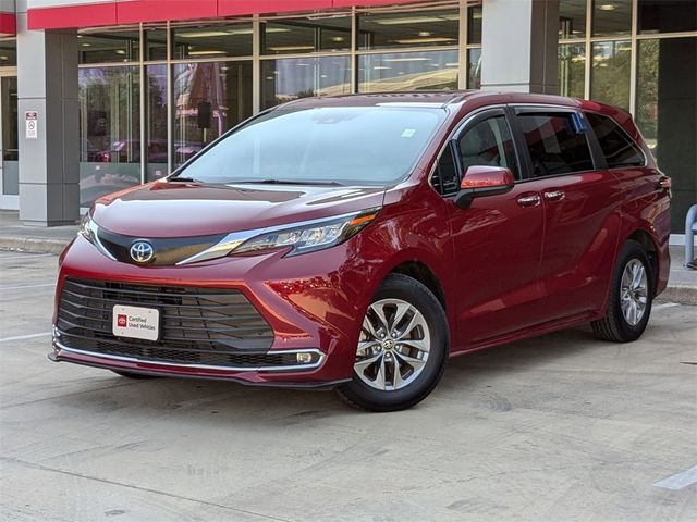 2022 Toyota Sienna XLE